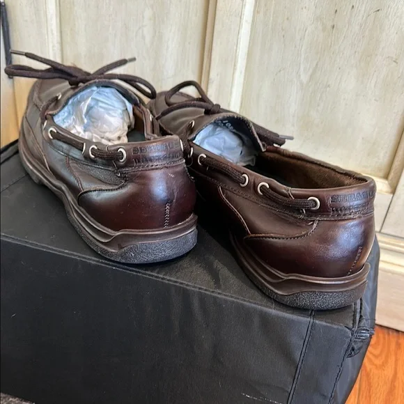 Sebago Brown Leather Boat Shoes with Classic Design - Picture 5 of 5